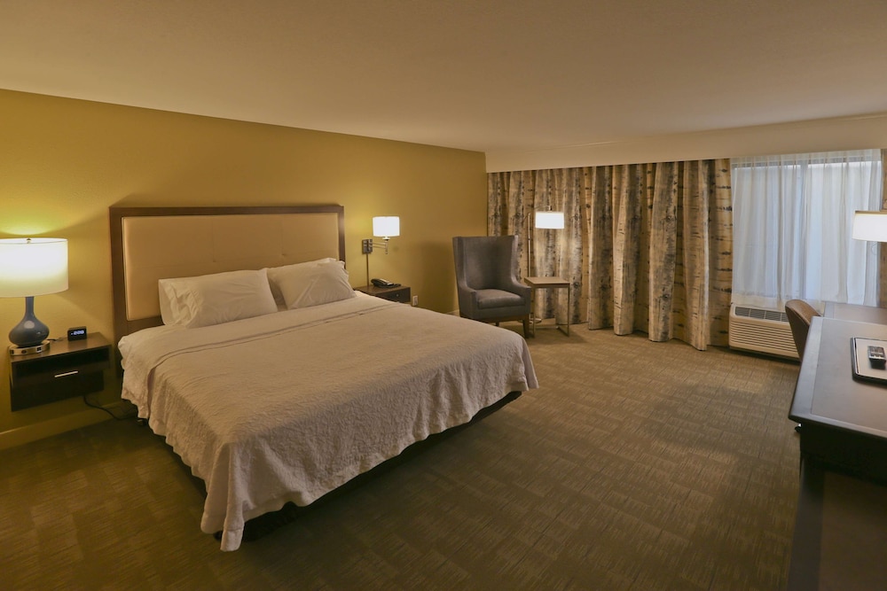 Hampton Inn Billings - photo 13