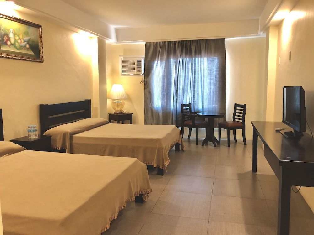King’s Royale Hotel and Resort — Bacolor — photo 3