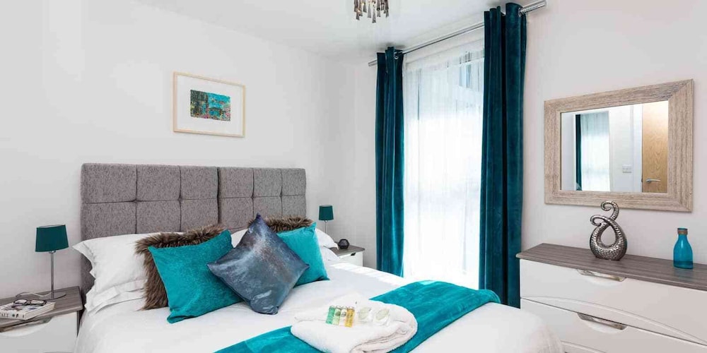 Knights Lodge — 4-Star Luxury Hotel in Redhill, United Kingdom