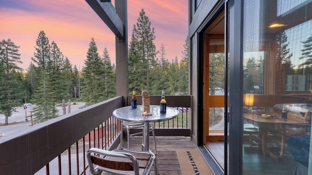 Village Studio by Avantstay Minutes to Lifts — hotel in Truckee