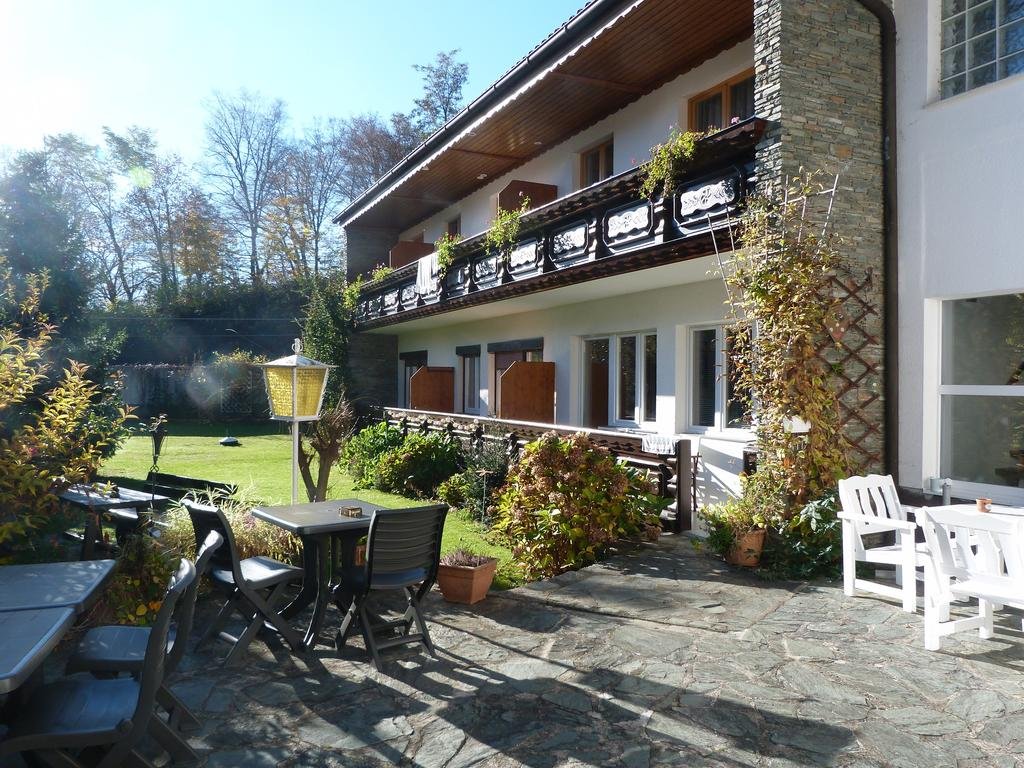 Pension Kitty — 4-Star Luxury Hotel in Poertschach Am Woerthersee, Austria