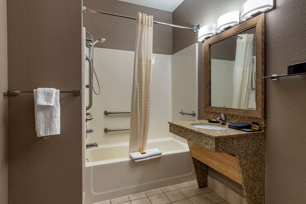 Best Western Plus Chelsea Hotel - photo 35