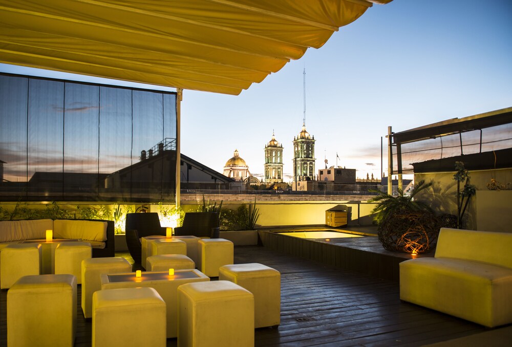 Hotel Bar