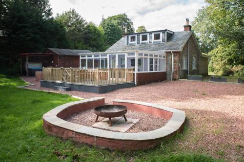 Auchendennan Farm Self Catering Cottages — hotel in Balloch