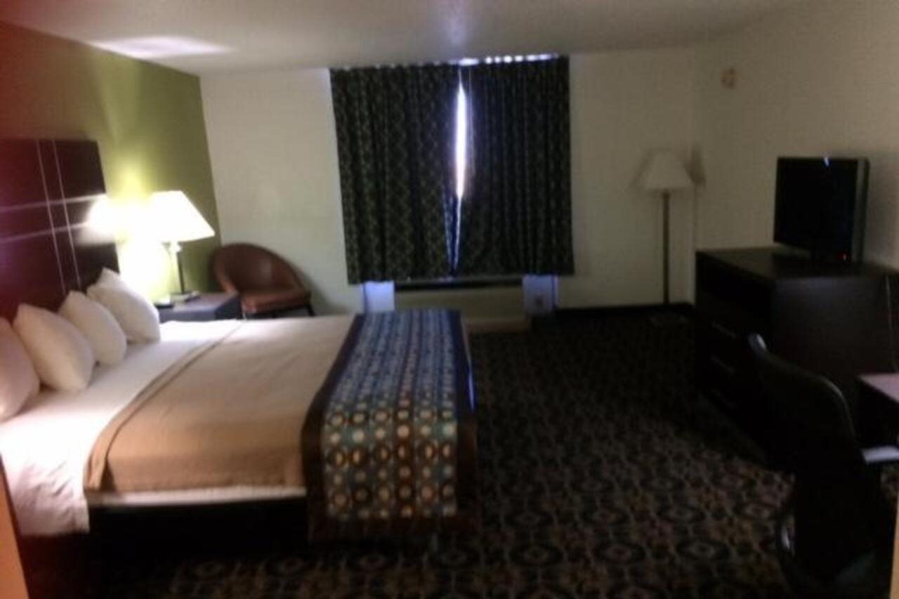 Kings Inn Torrington - photo 7