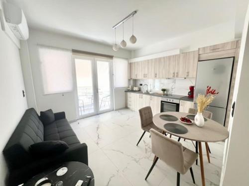 Ionia's Comfort Apartments 1st Floor — 4-Star Luxury Hotel in Nea Ionia, Greece