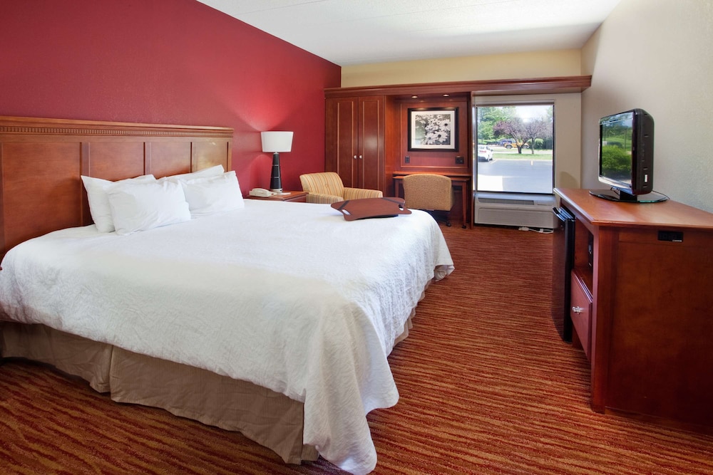Hampton Inn Columbus East - photo 11