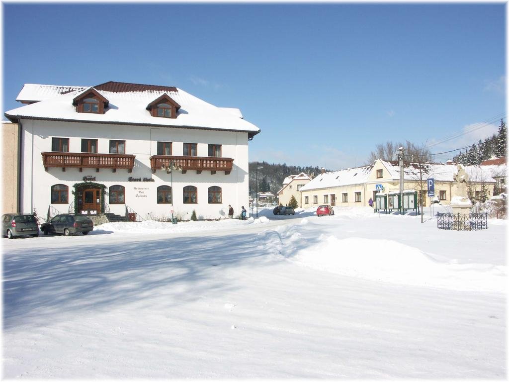 Hotel Stara Skola pet-friendly hotel Ostrov U Macochy