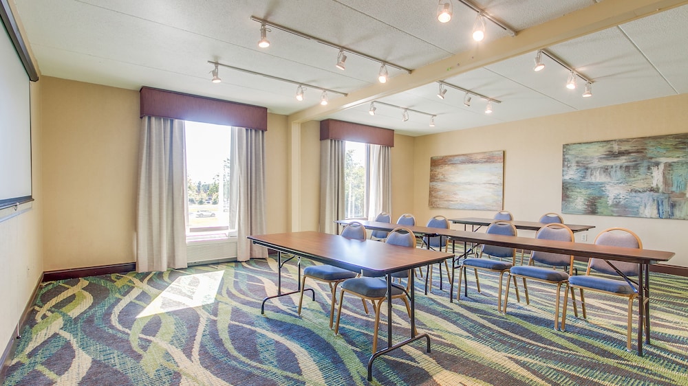 Holiday Inn Express Richmond Midlothian Turnpike by IHG - photo 23