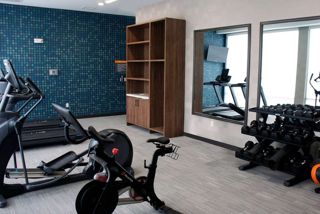 La Quinta Inn & Suites by Wyndham Manchester Arnold AFB - photo 10
