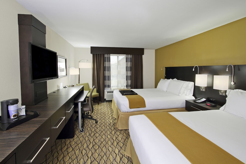 Holiday Inn Express & Suites Colorado Springs First & Main by IHG - photo 4