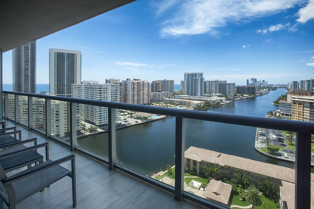 Private Residences at Beachwalk by SoFla Vacations - photo 24