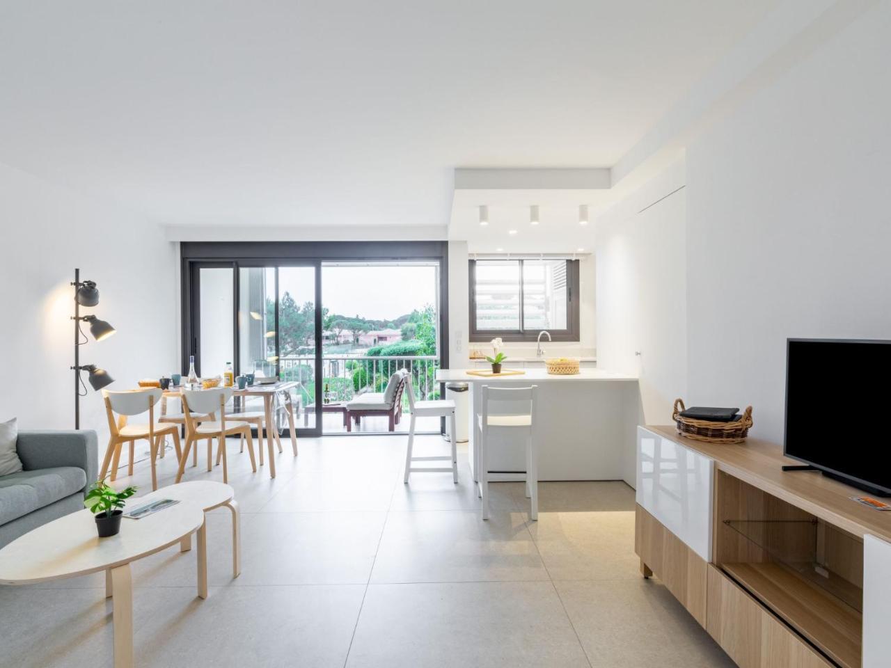 Apartment Les Coteaux du Preconil 4 by Interhome — 4-Star Luxury Hotel in Sainte-Maxime, France