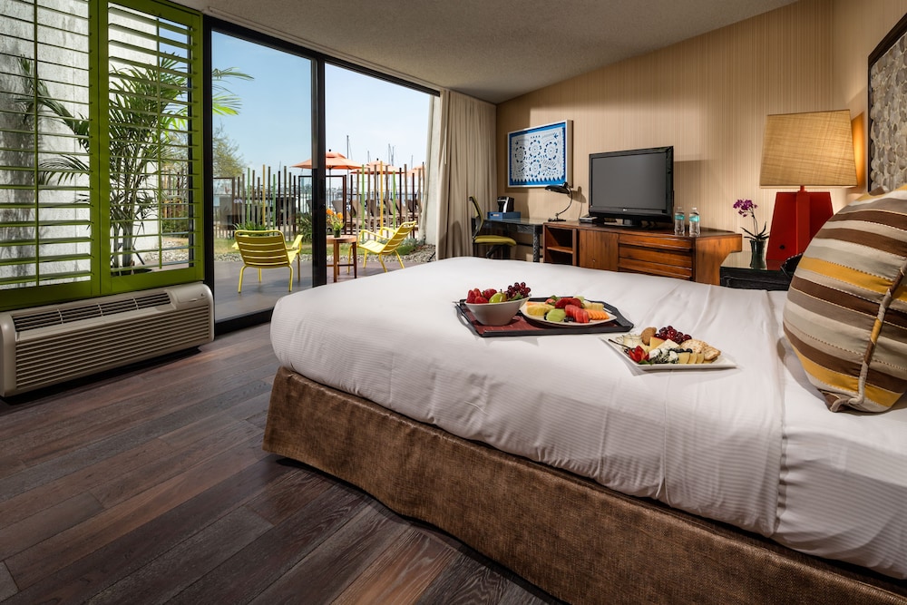 Hotel Maya a Doubletree by Hilton Hotel - photo 4