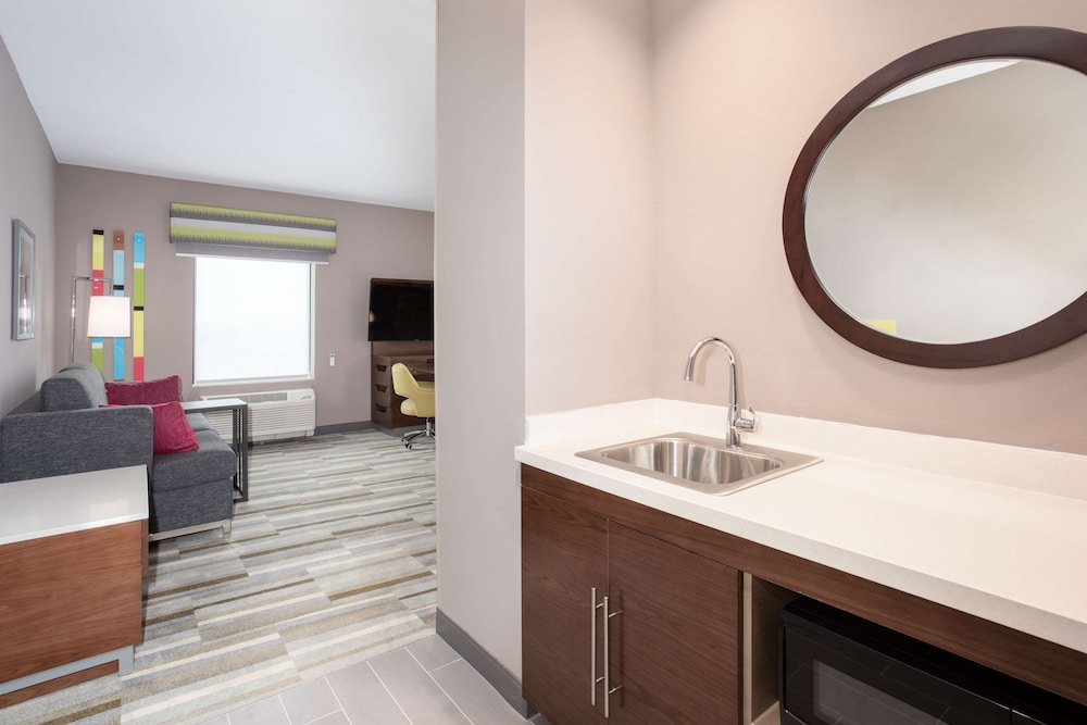 Hampton Inn & Suites Watsonville - photo 33