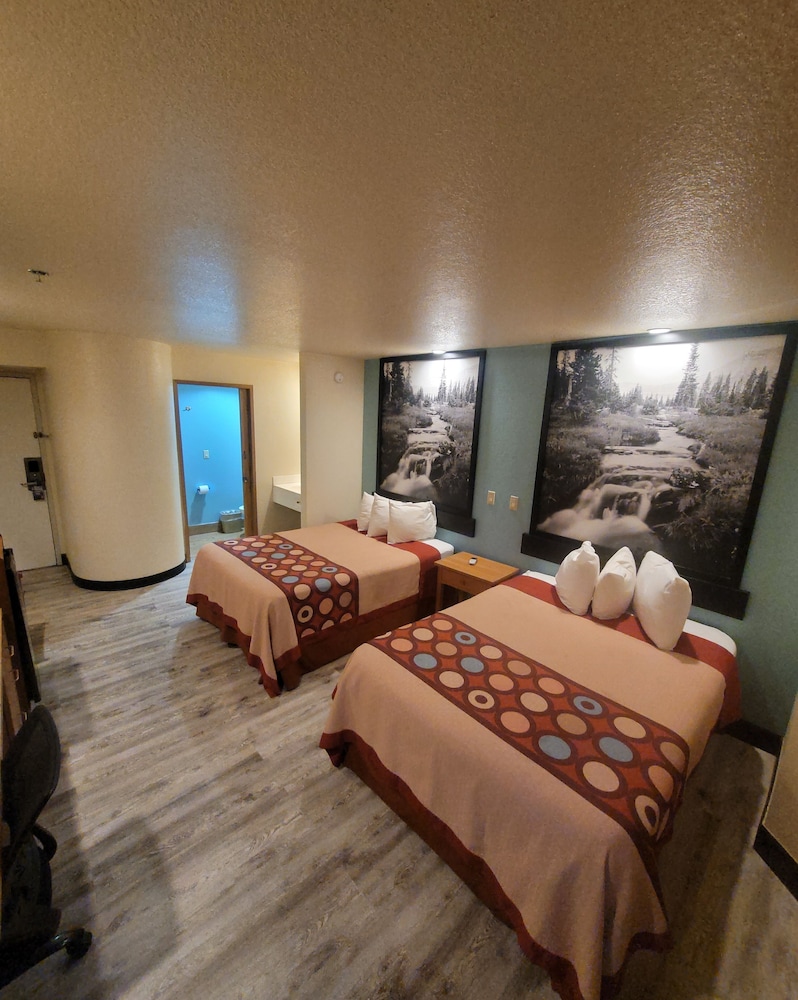 Super 8 by Wyndham Show Low - photo 5