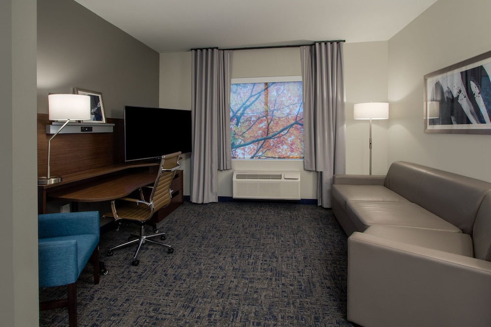 Fairfield Inn & Suites by Marriott Houston Katy - photo 12