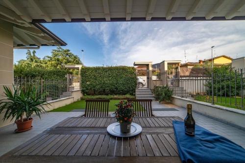 Villa La N 1 Spacious & Modern — 4-Star Luxury Hotel in Monticelli Brusati, Italy