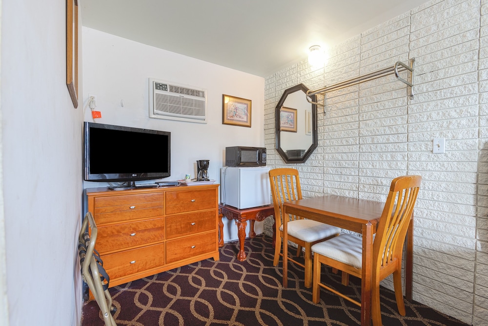 Sonrise Inn Lincoln Hwy By OYO - photo 53