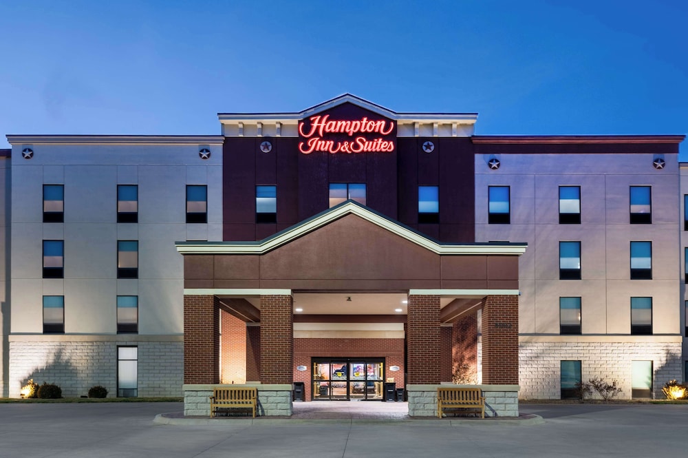 Hampton Inn & Suites Dodge City - photo 38