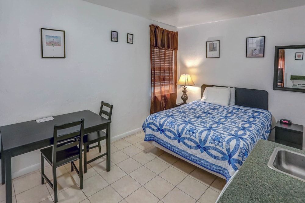 Richard's Motel - photo 63