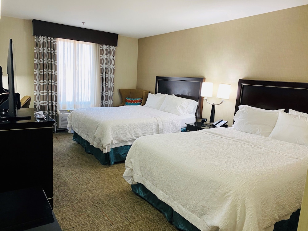 Hampton Inn & Suites Las Vegas South - photo 12
