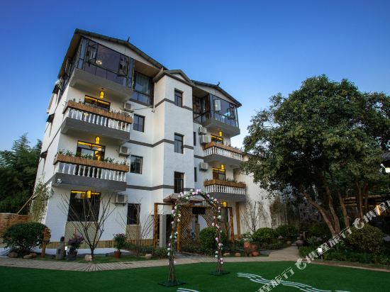 Yingyutang Chashe Guesthouse — 4-Star Luxury Hotel in Wuhan, People's Republic of China