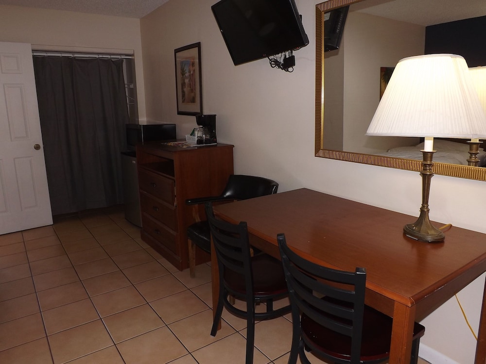 Palm Breeze Hotel - photo 15