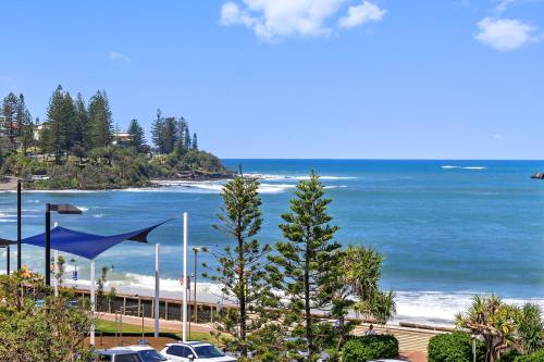 Absolute Beachfront Rolling Surf Resort — Caloundra