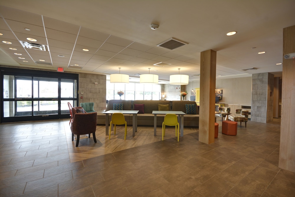 Home2 Suites by Hilton Portland Airport - photo 2