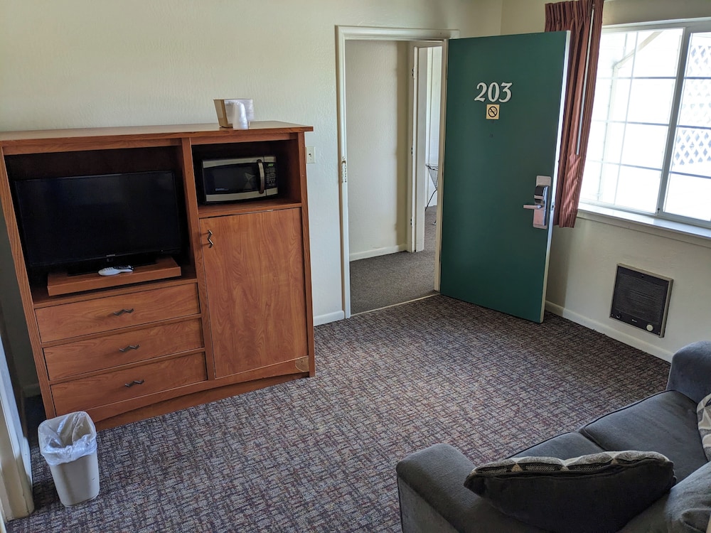 Hi Lo Motel Cafe and RV Park - photo 30