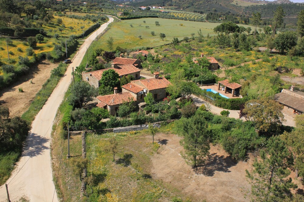 El Jiniebro Turismo Rural — 4-Star Luxury Hotel in Valencia De Alcantara, Spain