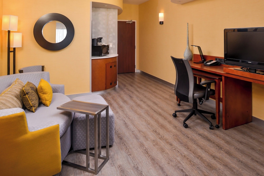 Courtyard Marriott Victorville - photo 14