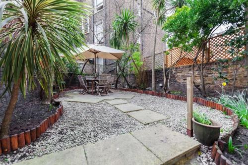 3 Bedroom Garden Flat Central Location — 4-Star Luxury Hotel in London, United Kingdom
