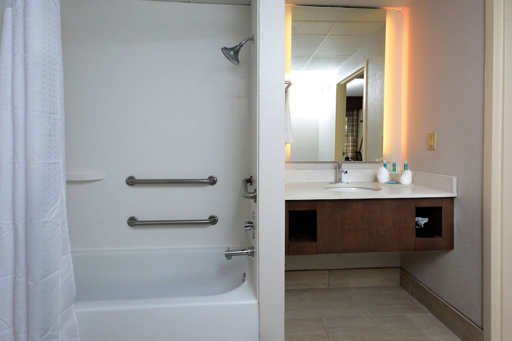 Holiday Inn Express & Suites Raleigh Durham Airport at RTP by IHG - photo 29