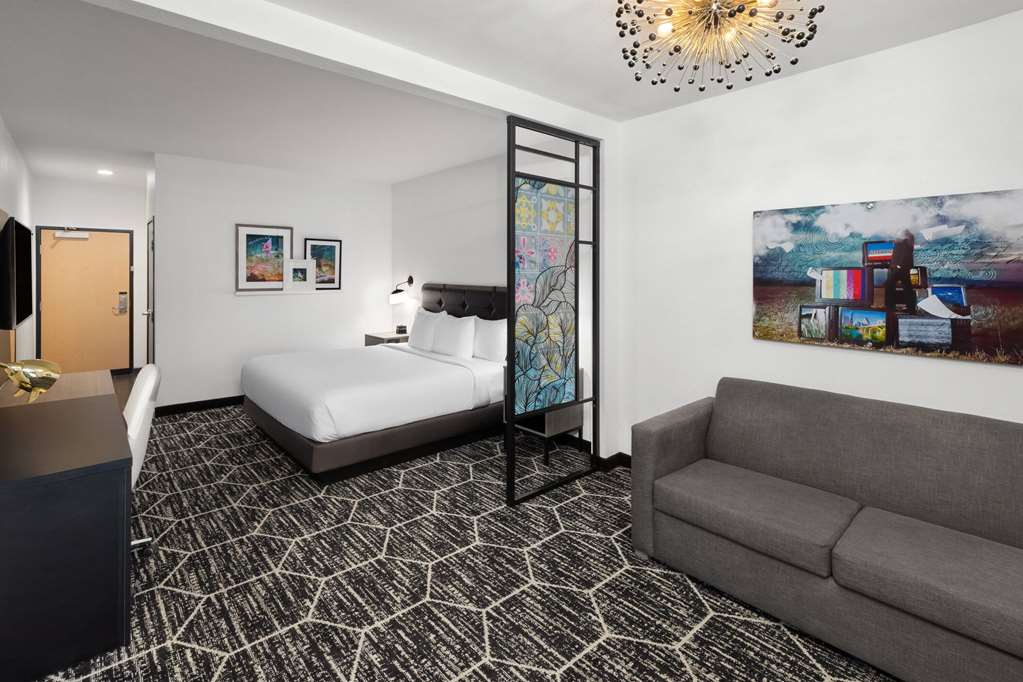 La Quinta Inn & Suites by Wyndham Austin Parmer Tech Ridge - photo 22