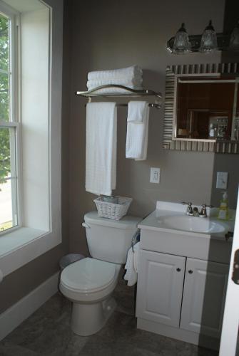Beacon Hotel Oswego