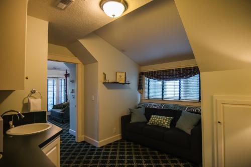 Campbell House Inn - photo 36