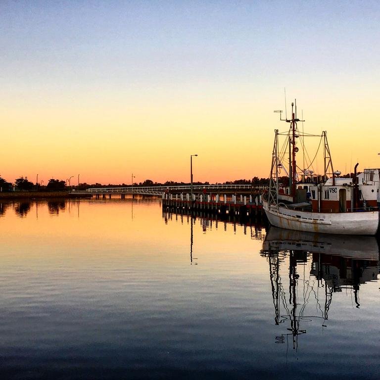 The Lakes Beachfront Holiday Park — 4-Star Luxury Hotel in Lakes Entrance, Australia