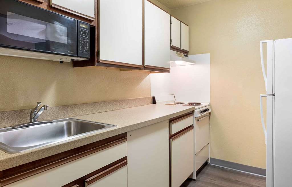 Extended Stay America Suites Wichita East - photo 25