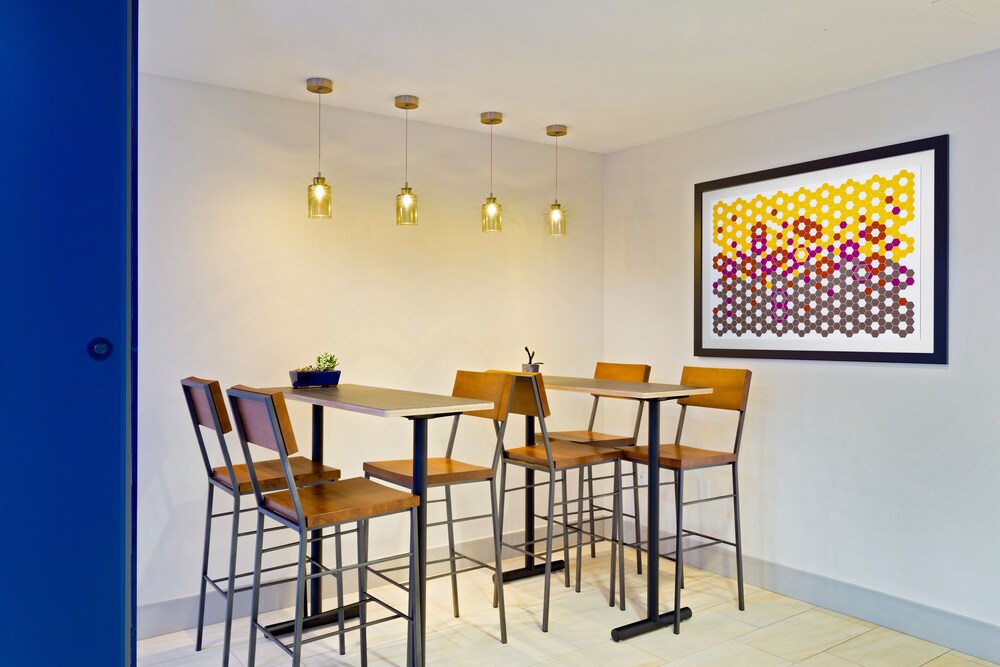 Holiday Inn Express Hotel & Suites Tavares Leesburg by IHG - photo 3