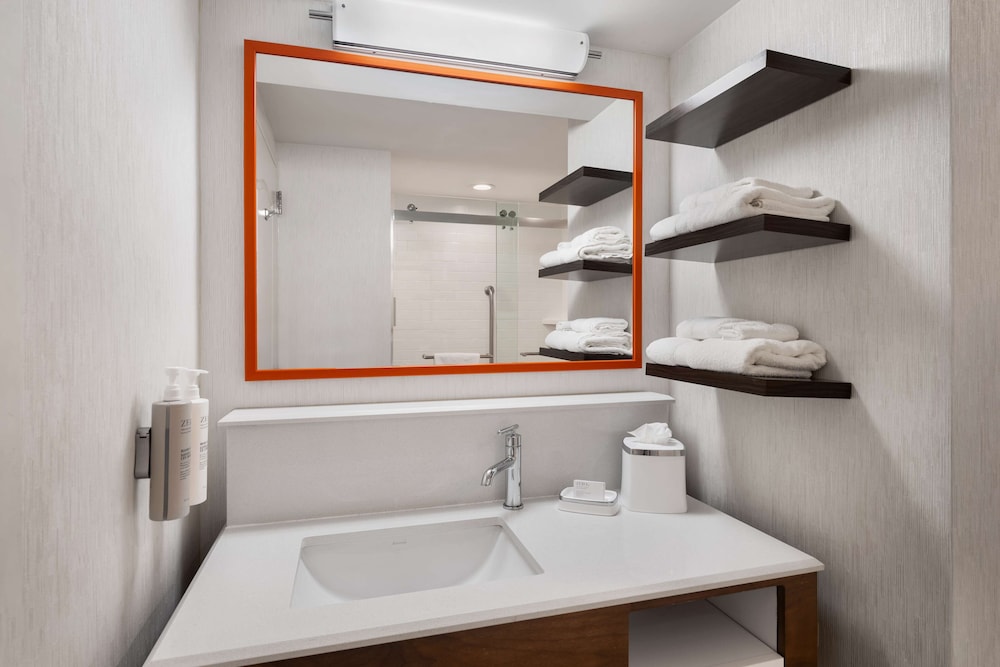 Hampton Inn Charleston North - photo 23