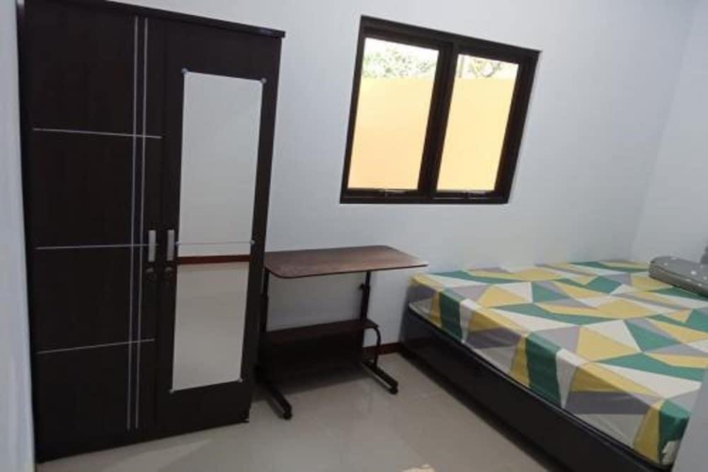 Hotel O Kost Bunda Syariah — Bekasi
