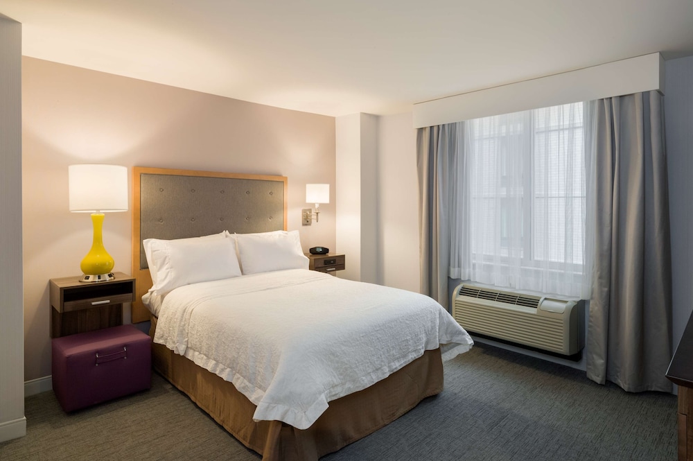 Hampton Inn Manhattan Times Square South - photo 11