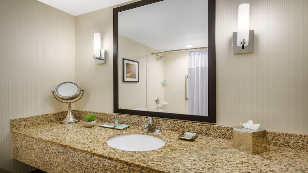 Crowne Plaza Phoenix Airport PHX by IHG - photo 31