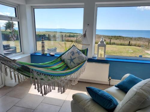 Seaside Chill - carbon neutral hotel in Unknown City