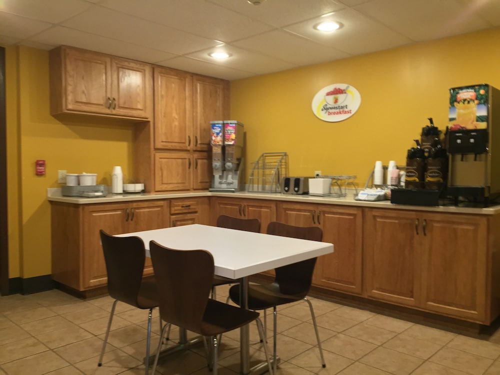 Super 8 by Wyndham Kenmore Buffalo Niagara Falls Area - photo 14