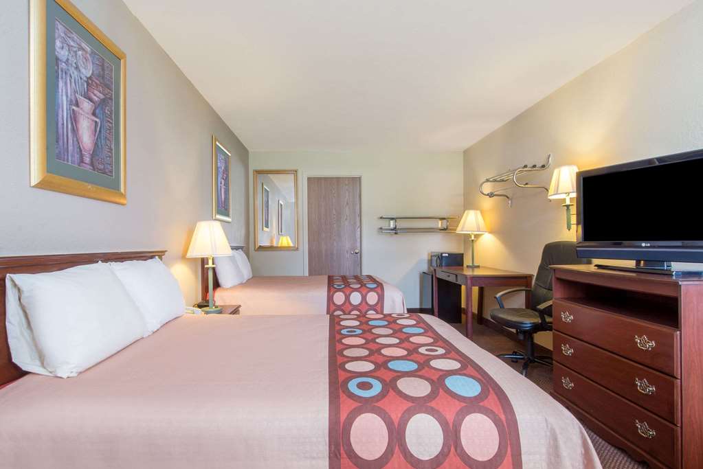 Super 8 by Wyndham Centerville Richmond - photo 4