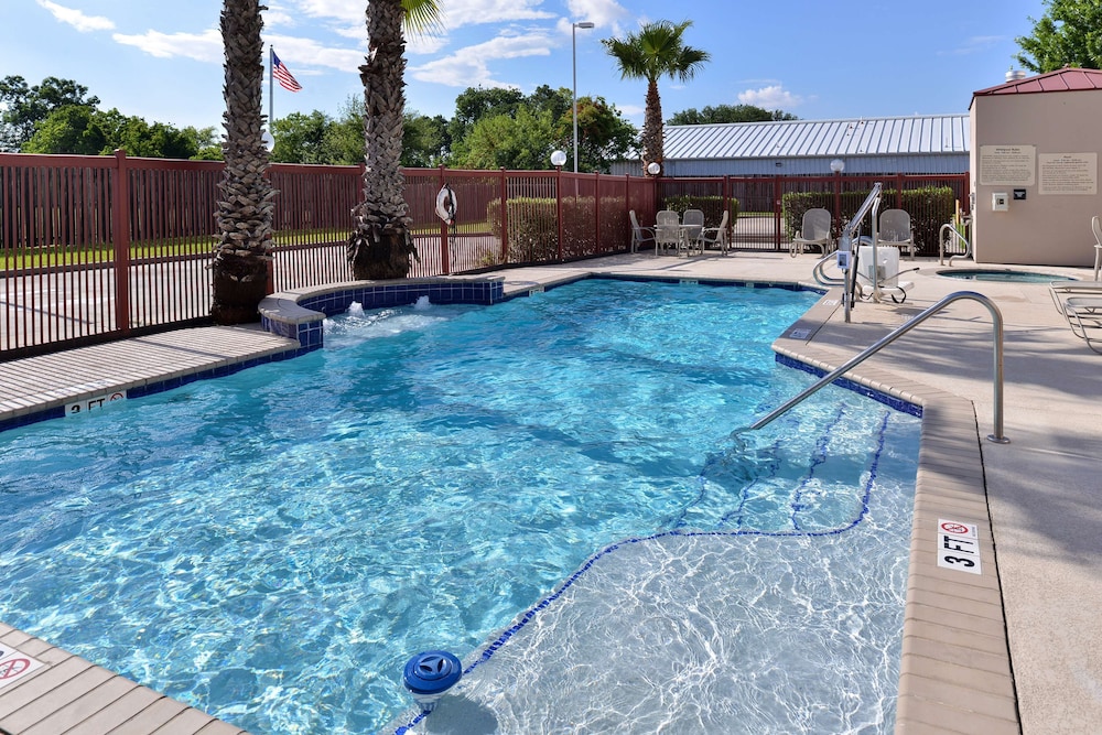 Hampton Inn Houston Deer Park Ship Area - photo 23