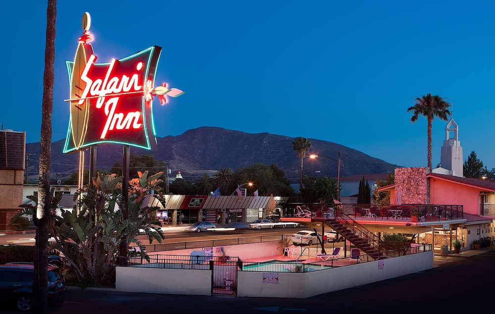 Safari Inn a Coast Hotel - photo 2